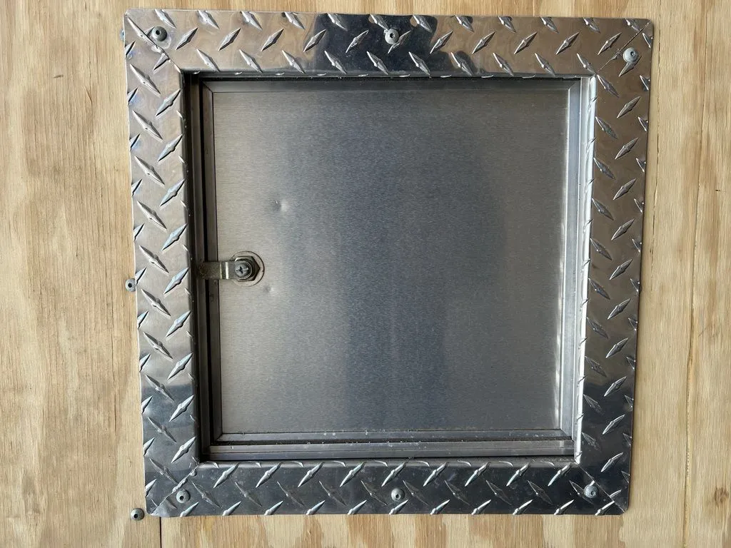 2008 Sno Pro 101×20 Aluminum 4-Place w/Interior Spare Mount, Mats & Guides - Image 15