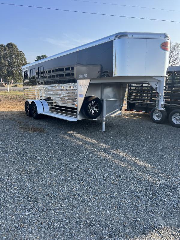 2022 Sundowner 3 Horse Slant GN Trailer - Image 10