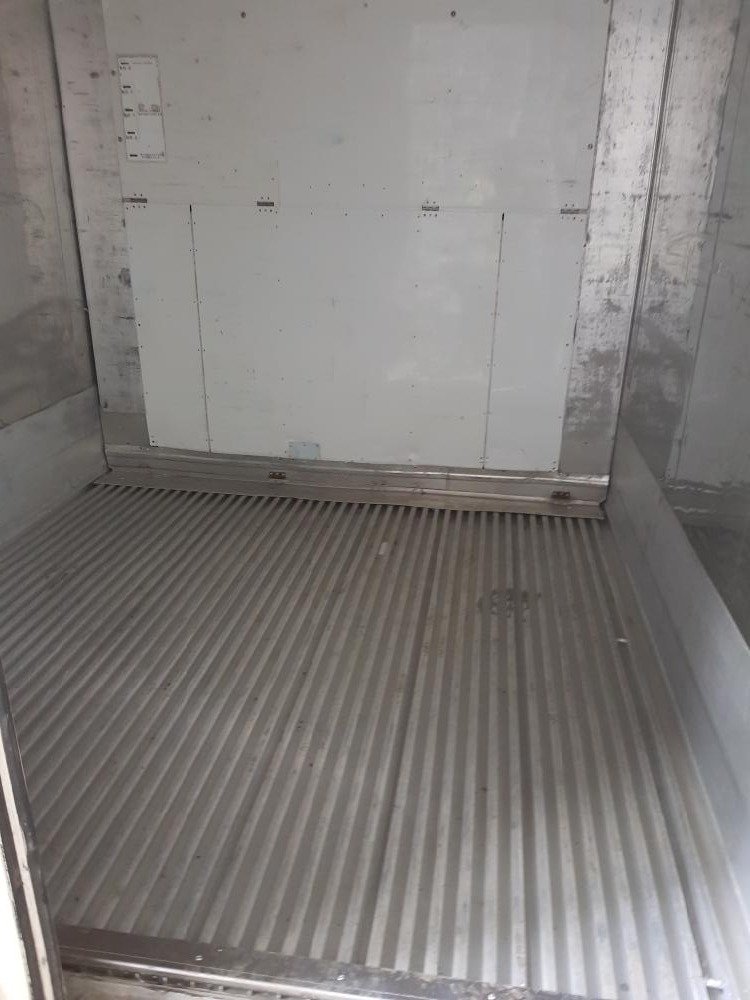 10ft x 8ft 10′ Reefer Container, Used - Image 3