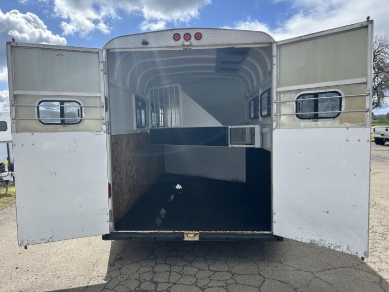 2000 Morgan Built 3 Horse Bumper Pull Horse Trailer - Image 15