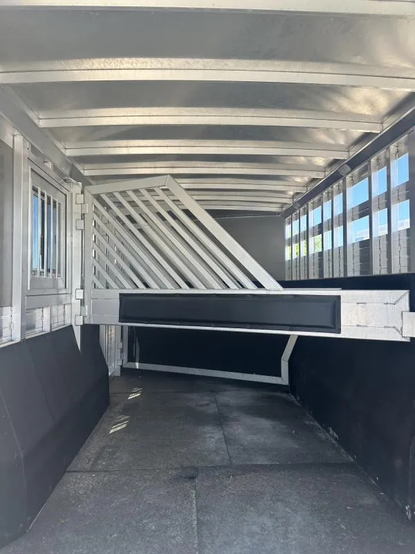 2020 Bloomer 4 Horse Stock Combo Trainer Tack Horse Trailer - Image 9