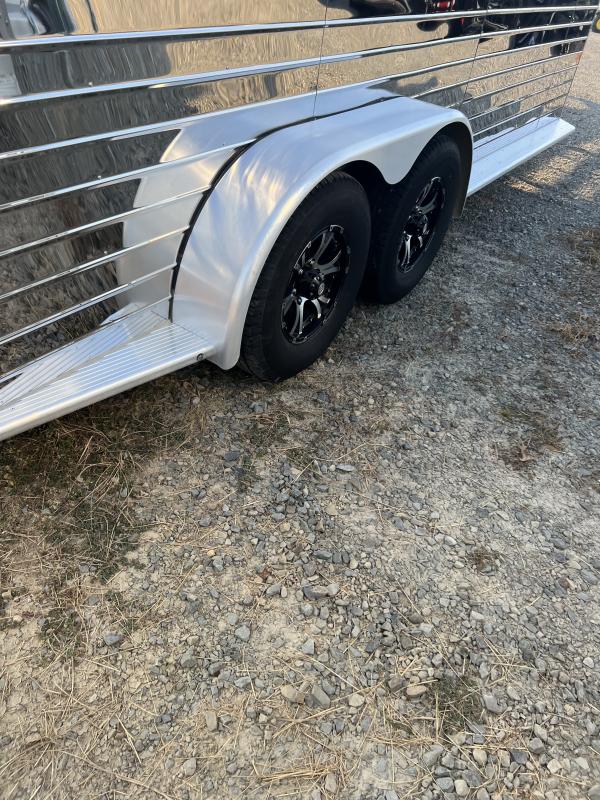 2022 Sundowner 3 Horse Slant GN Trailer - Image 11