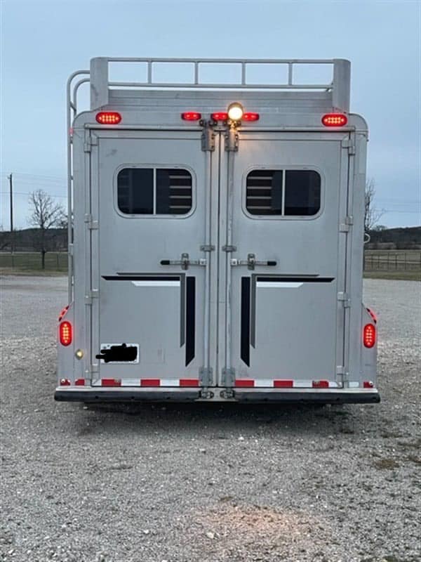 2000 Featherlite 3H GN with Dressing Room Horse Trailer - Image 33