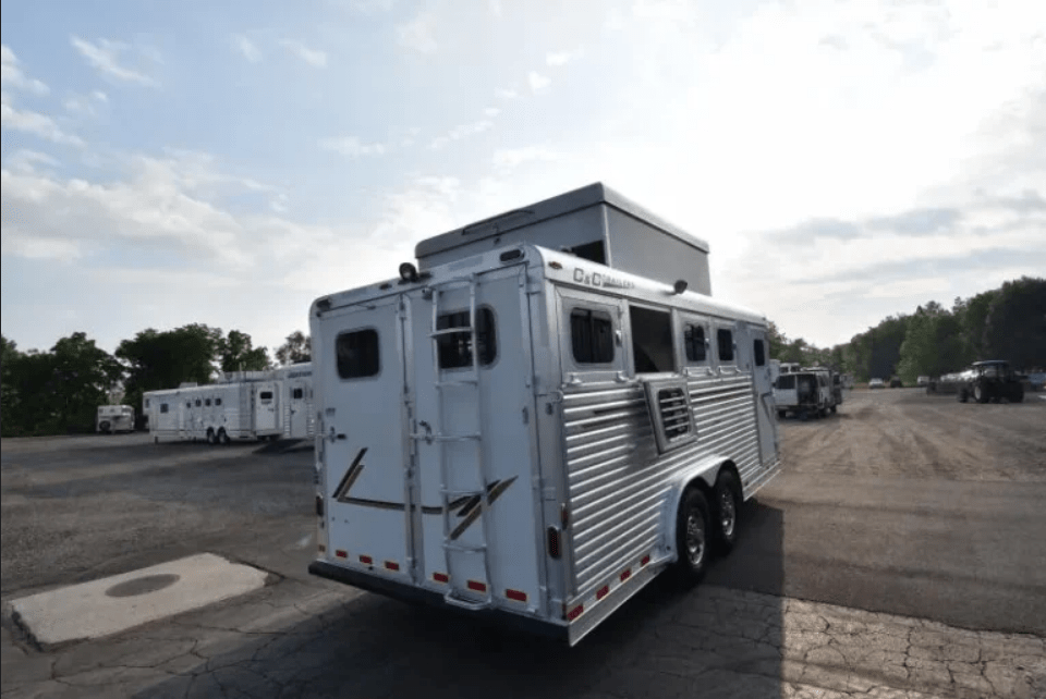 2008 C and C Trailers 4 Horse Bumper Horse Trailer - Image 11