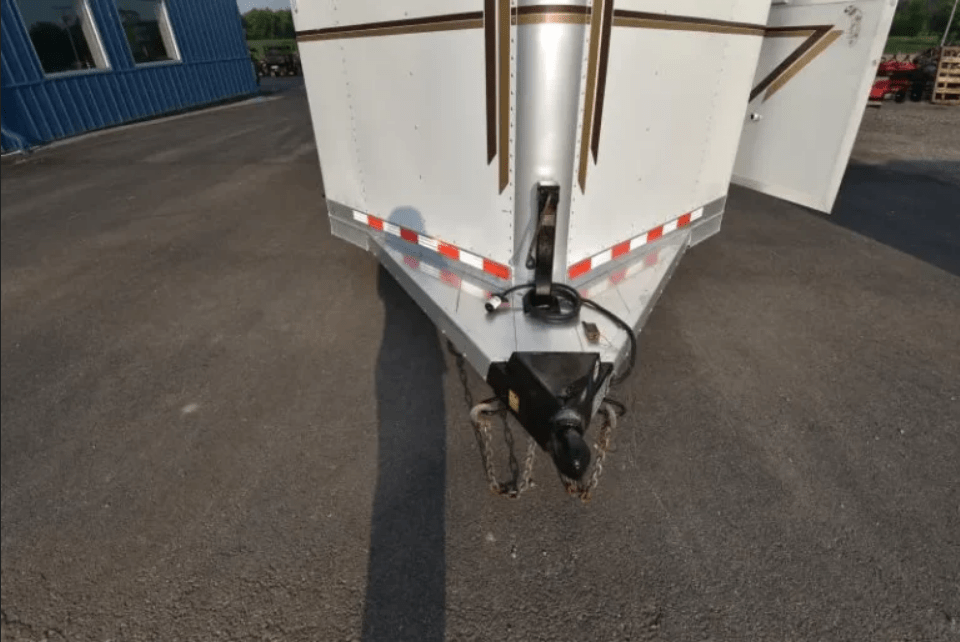 2008 C and C Trailers 4 Horse Bumper Horse Trailer - Image 7