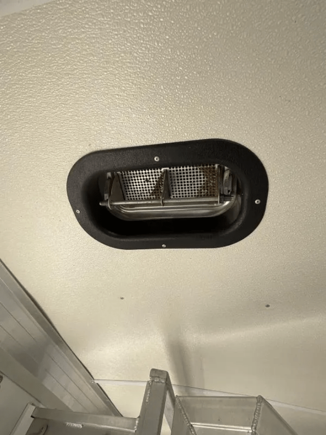 2005 Jamco 4 Horse Gooseneck Trailer - Image 29