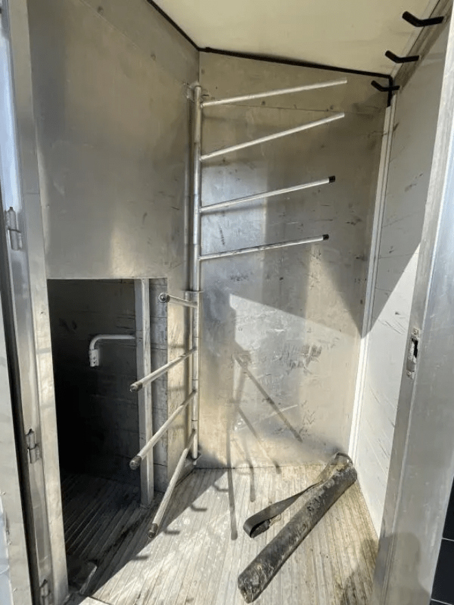 2005 Jamco 4 Horse Gooseneck Trailer - Image 18