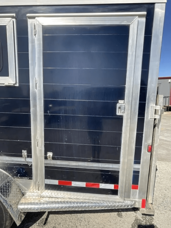 2005 Jamco 4 Horse Gooseneck Trailer - Image 16