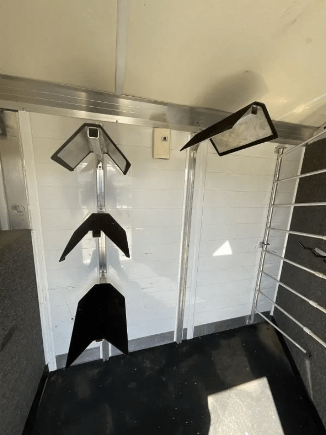 2005 Jamco 4 Horse Gooseneck Trailer - Image 11