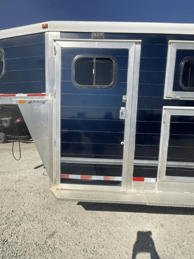 2005 Jamco 4 Horse Gooseneck Trailer - Image 8