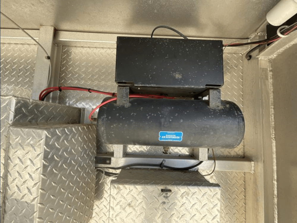 2005 Jamco 4 Horse Gooseneck Trailer - Image 6