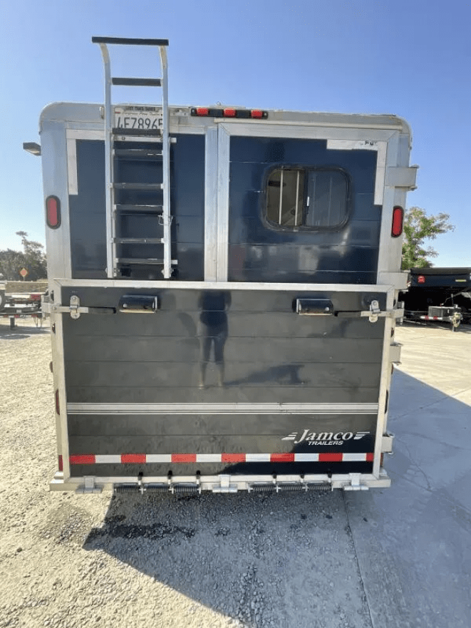 2005 Jamco 4 Horse Gooseneck Trailer - Image 4