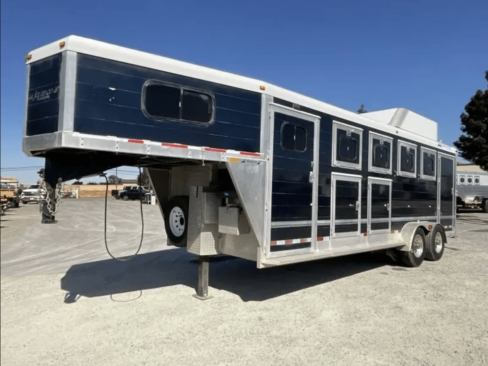 2005 Jamco 4 Horse Gooseneck Trailer - Image 3