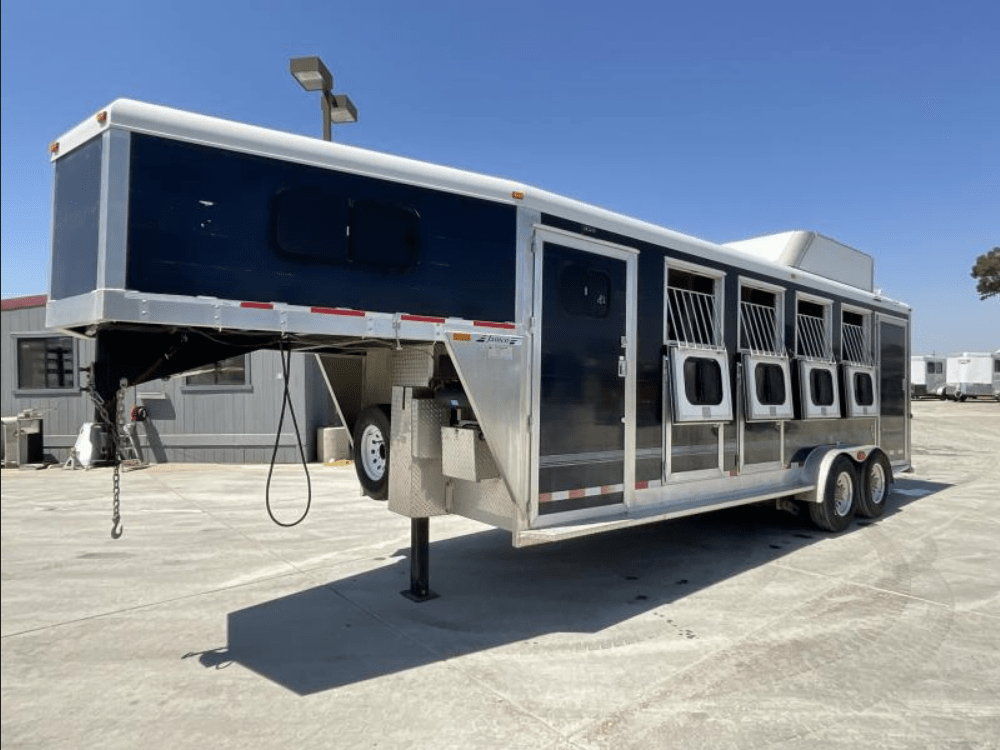 2005 Jamco 4 Horse Gooseneck Trailer - Image 2