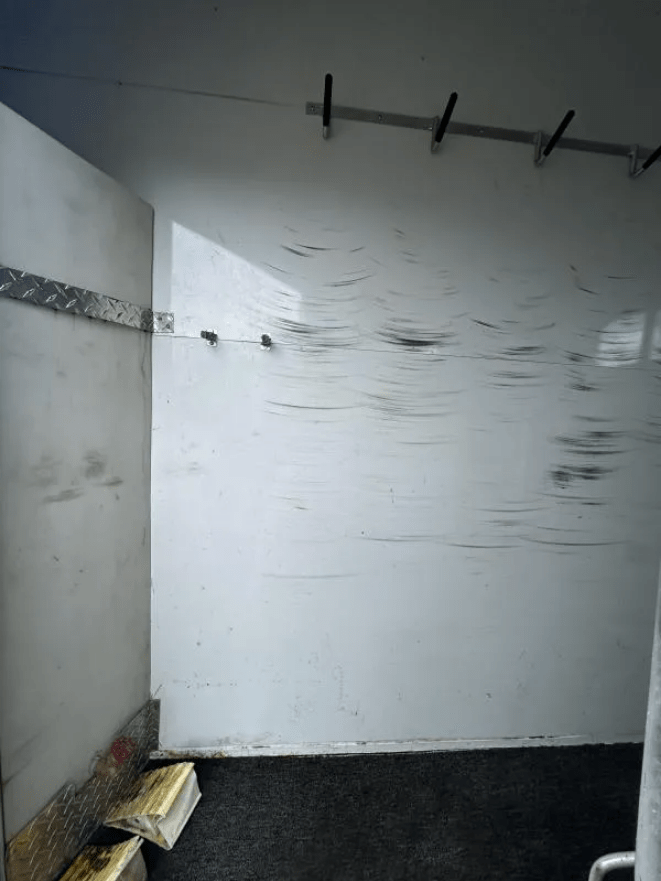 2001 Titan 3 Horse Gooseneck - Image 19