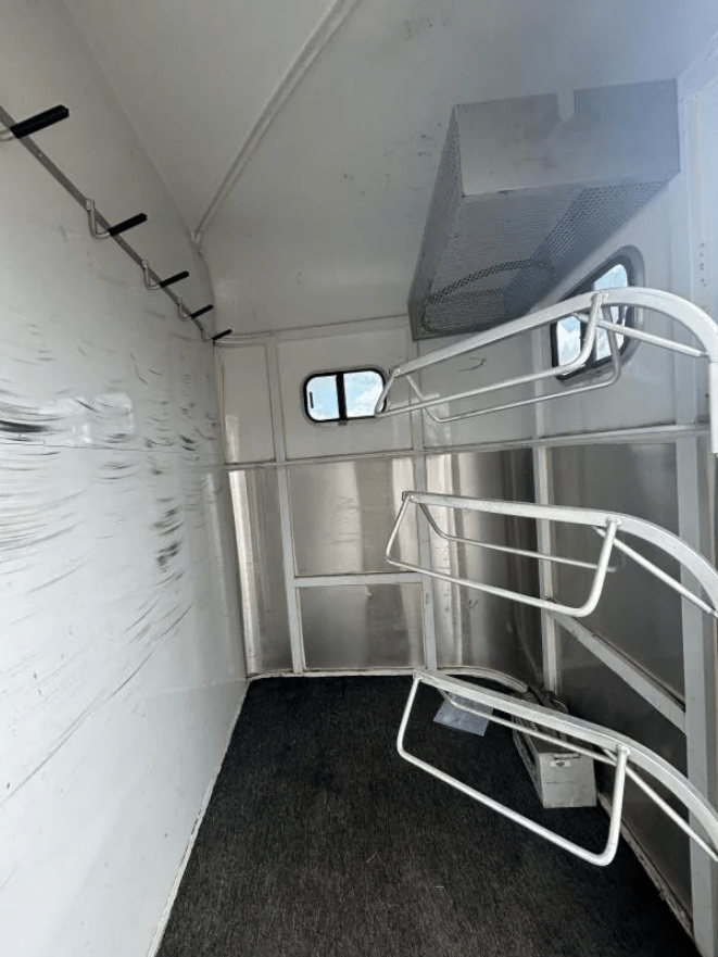 2001 Titan 3 Horse Gooseneck - Image 20