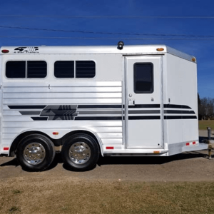 2001 4 Star 2 Horse Bumper Pull Slant Load