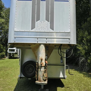 2000 C&C 2 horse Gooseneck