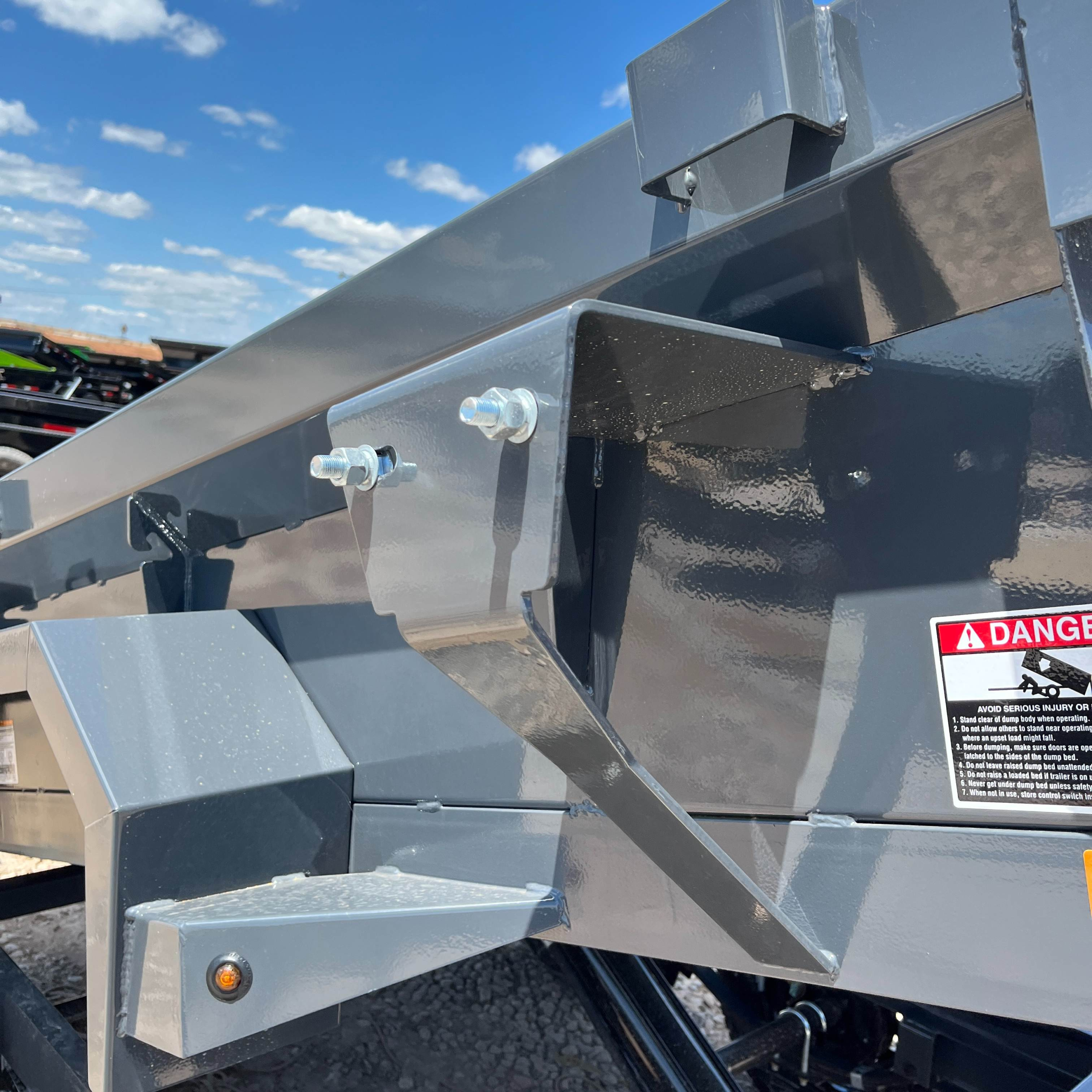 5x10 7k Lamar Dump Trailer - Image 3