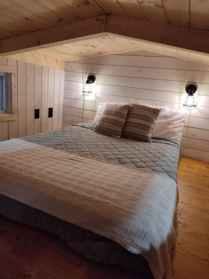 Tiny Home on wheels. - Image 13