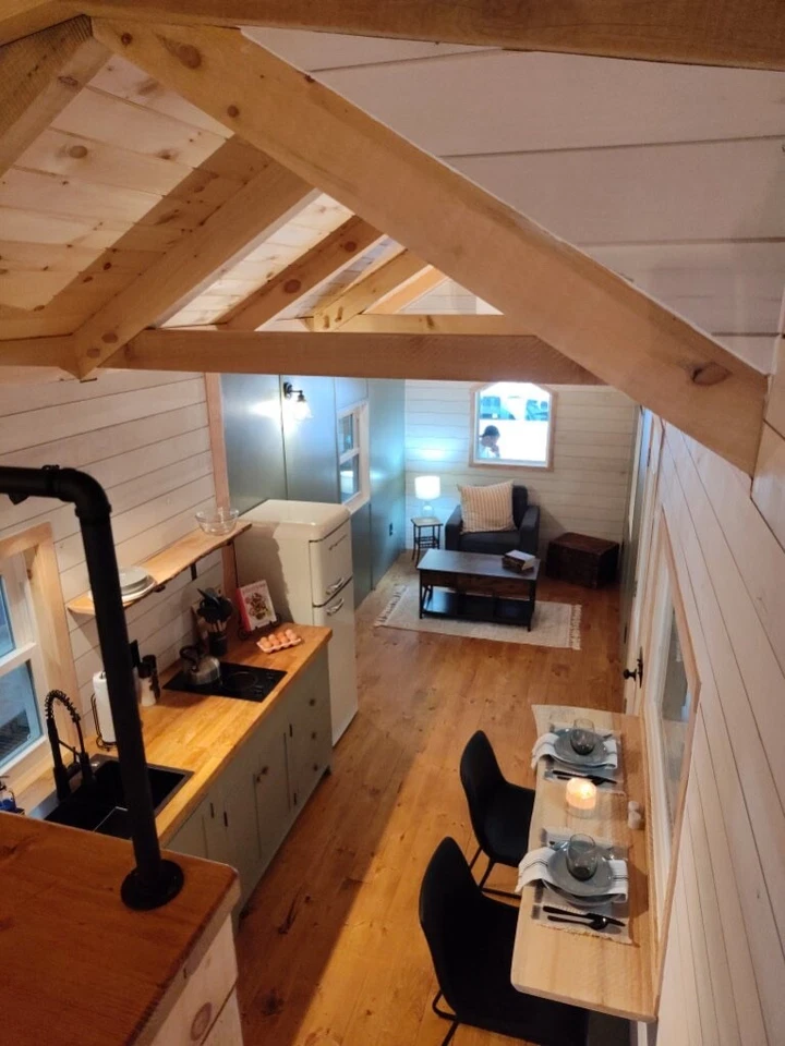 Tiny Home on wheels. - Image 12