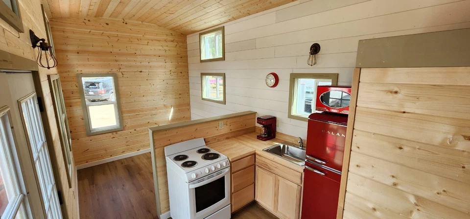 Tiny house for sale on wheels 9 x 30 MODERN BUNGALOW 2 BEDROOM READY TO SHIP - Image 8