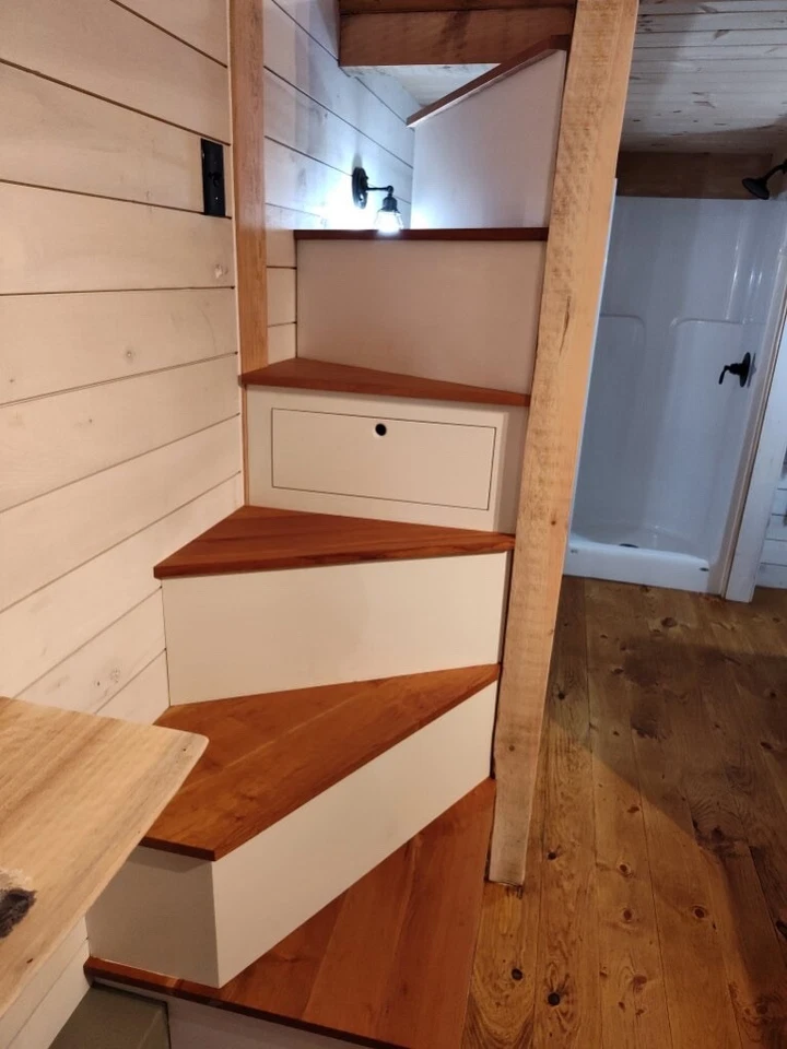 Tiny Home on wheels. - Image 10