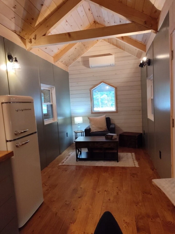 Tiny Home on wheels. - Image 7