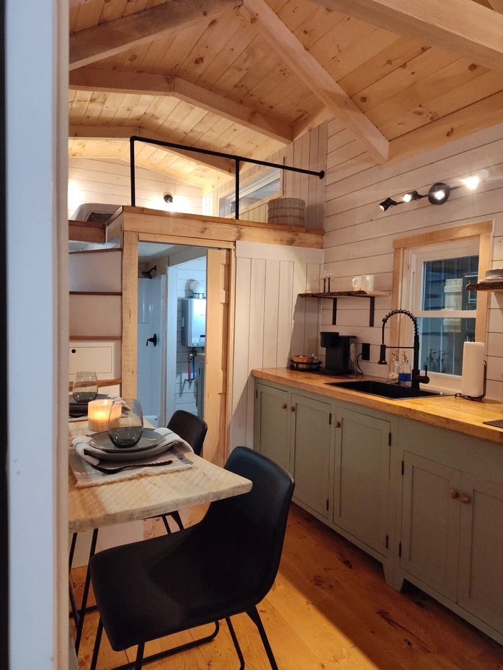 Tiny Home on wheels. - Image 5