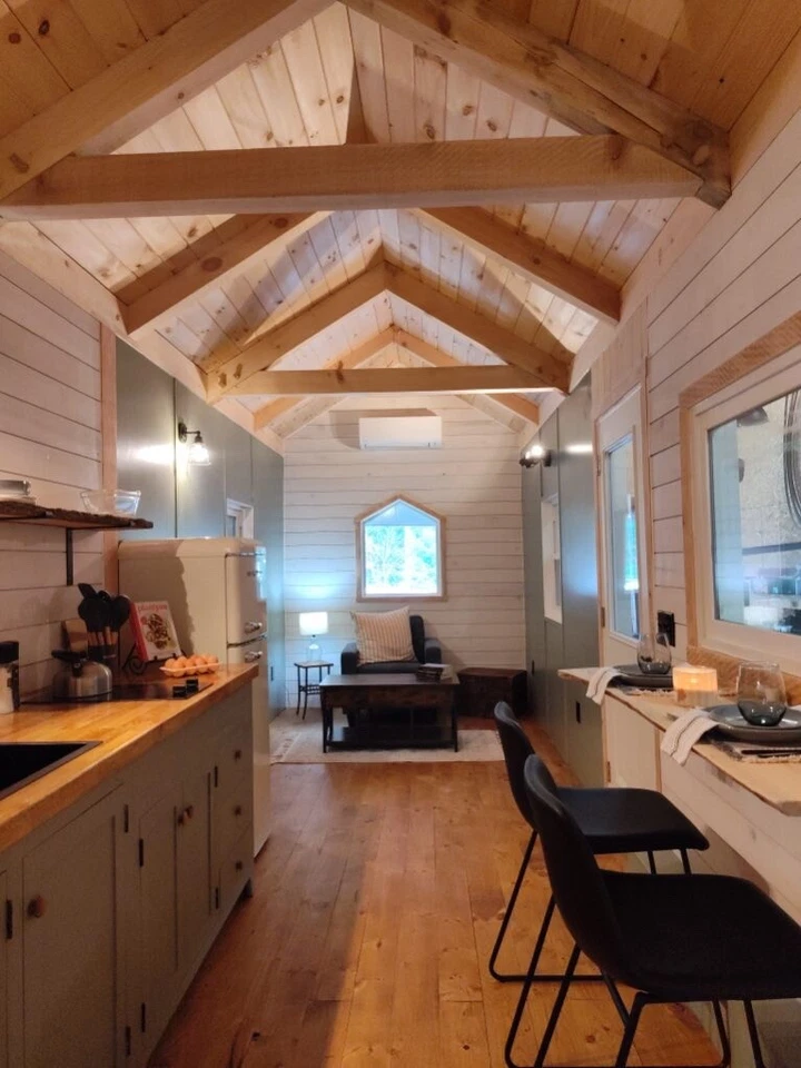 Tiny Home on wheels. - Image 22