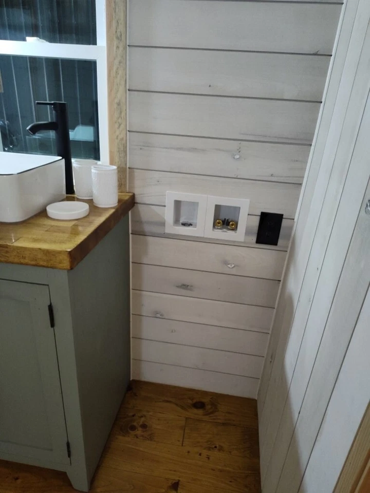 Tiny Home on wheels. - Image 3