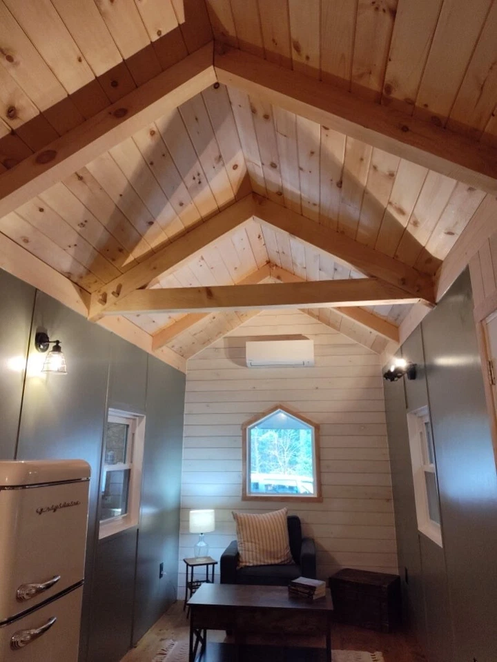 Tiny Home on wheels. - Image 21