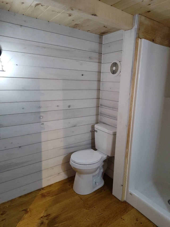 Tiny Home on wheels. - Image 19
