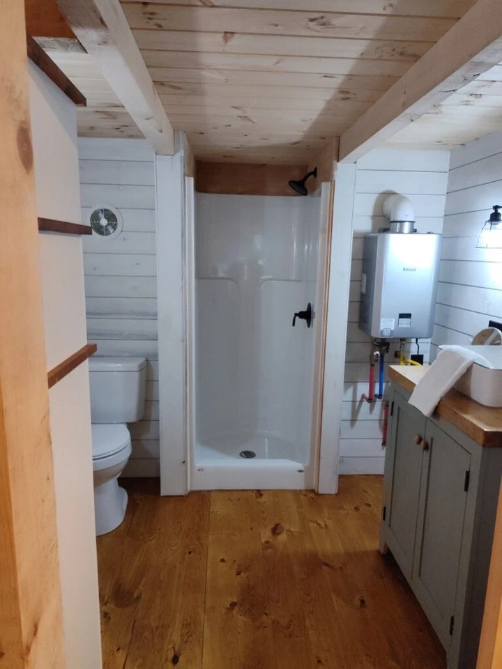 Tiny Home on wheels. - Image 16